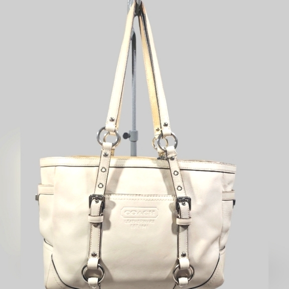 Coach Handbags - Coach F12343 Beige And Gold Leather Shoulder Tote  Bag